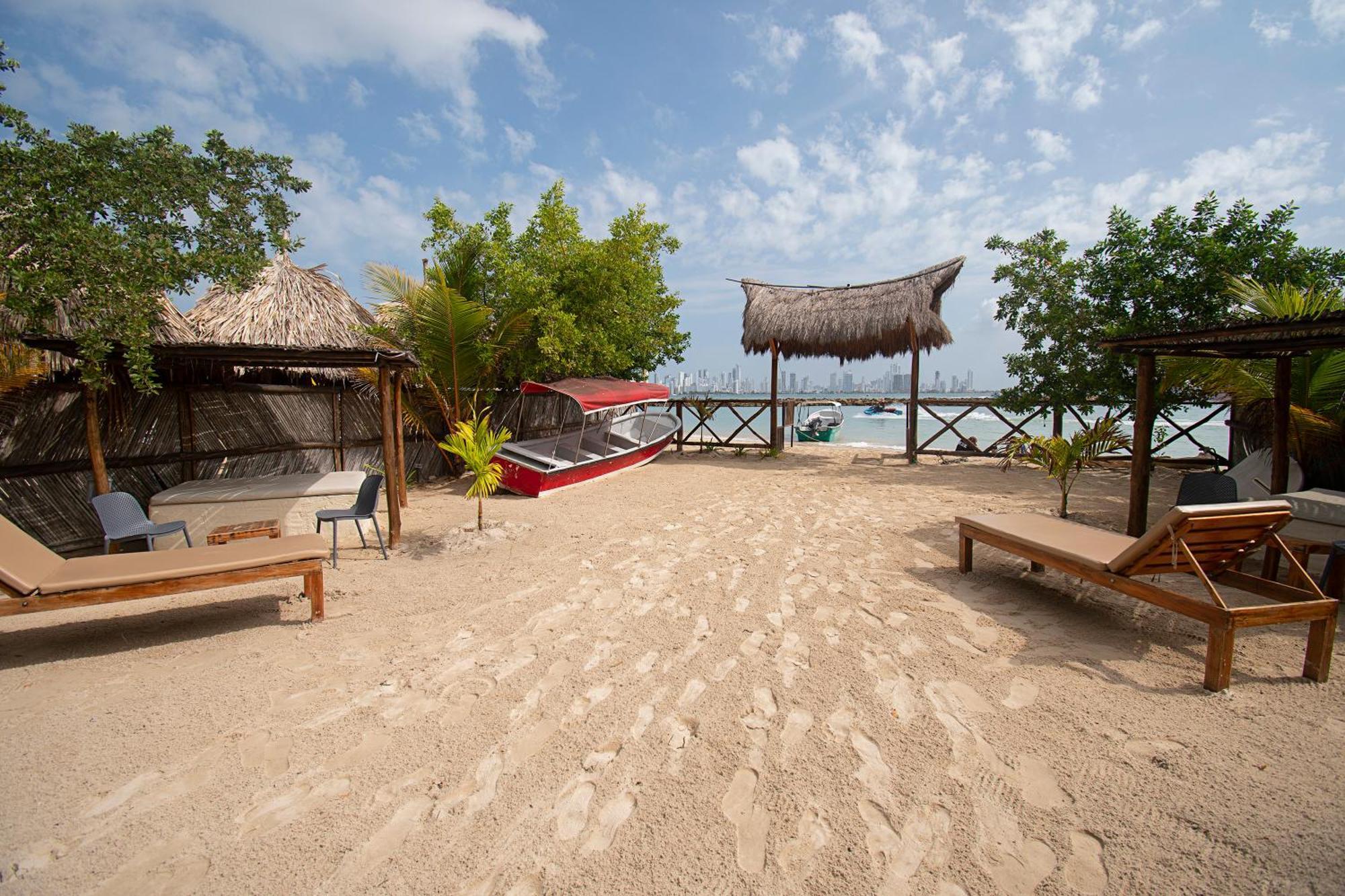 Amalife Beach Club & Hotel Tierra Bomba Eksteriør billede