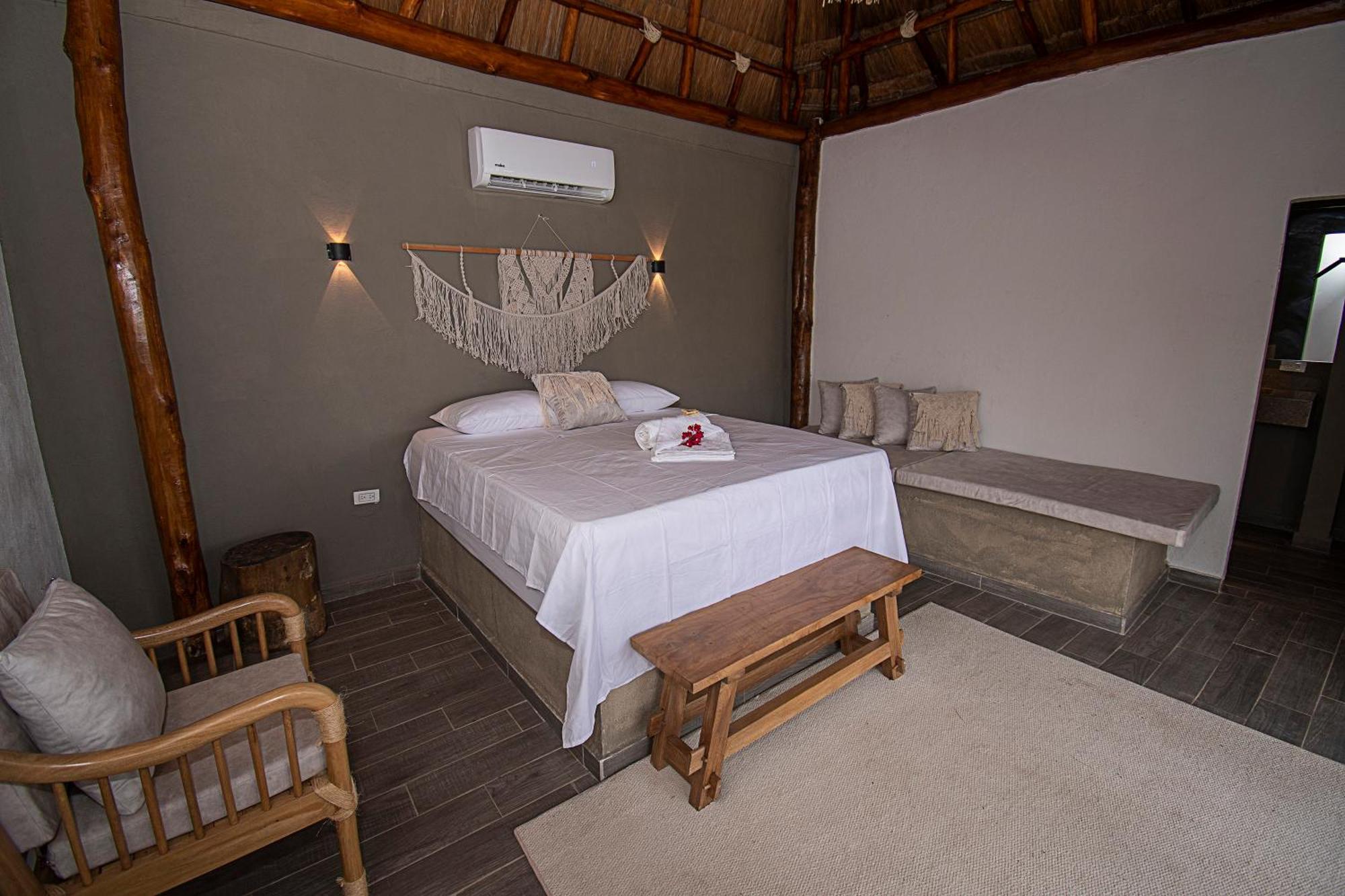 Amalife Beach Club & Hotel Tierra Bomba Eksteriør billede